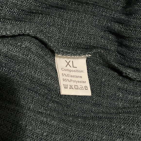 Dark Green Sleeveless V-Neck Romper - Picture 4 of 4